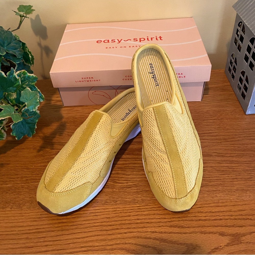 New Easy Spirit Traveltime size 12 Shoe